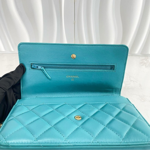Chanel Turquoise Quilted Leather WOC Wallet on Chain with CC Logo - Picture 7 of 12